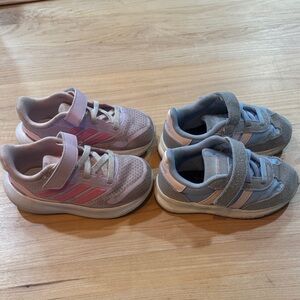 Pair of 7k Adidas Sneakers